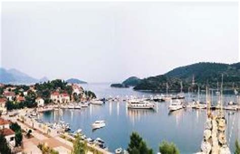 Check spelling or type a new query. Holiday.gr - ΤΡΙΖΟΝΙΑ ΦΩΚΙΔΑ, ταξίδι στο μύθο!