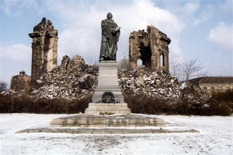 Dresden 1985 Ruine Frauenkirche Ruins Of The Frauenkirc Flickr