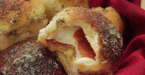 These little garlic cheese bites make a great keto dinner, keto lunch, side dish or keto appetizers. If you love pizza, these garlic Parmesan cheese bombs will ...