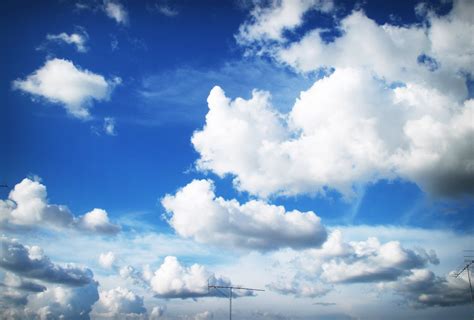 Blue Cloudy Sky · Free Stock Photo