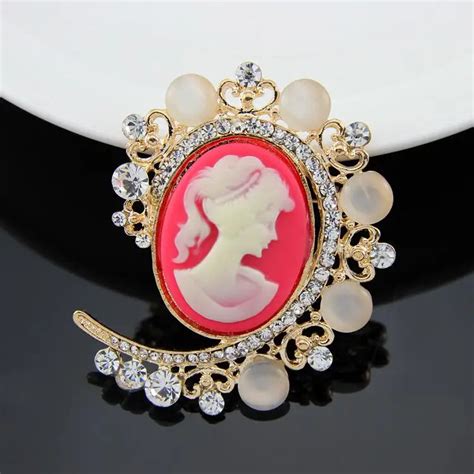 Pink Queen Brooch Lady Cameo Victoria Pins Jewelry Rhinestone Crystal Brooches For Women Scarf