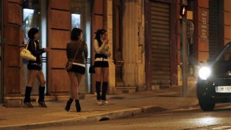 Prostitution Le Sénat Abroge Le Délit De Racolage Passif Ladepechefr