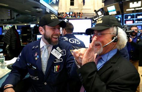 Dow Closes Above 20000 For First Time As Trump Orders Send Stocks Flying