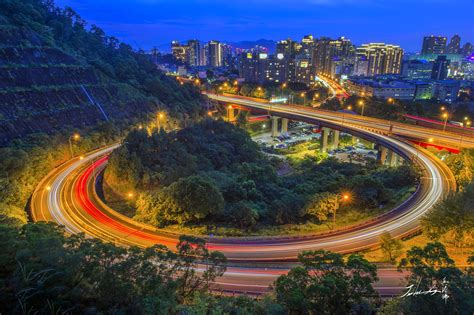 Car Light Trails Of Highway Interchange Nikon Jennifer 真泥佛 Taiwan