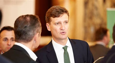 With regard to establishing a new or expanding an already existing entity. Mathias Schölzel (X-markets Deutsche Bank) Bild 63832 ...