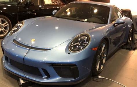 Ice Blue Metallic 2018 Porsche 911 Gt3 Looks Frozen In Time Autoevolution