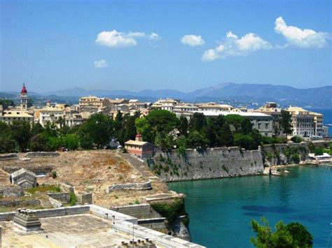 Τρεις νεκροί μετά από πυροβολισμούς. Pin by CorfuWalkingTours on Corfu Walking Tours | Εικόνες ...