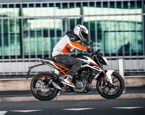 So, here we present the price, top speed. 2017 KTM Duke 250 India Price, Specifications, Top Speed ...