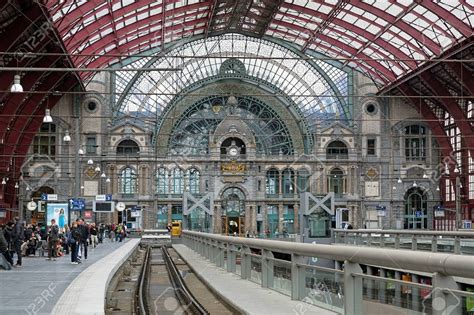 Antwerp train stating is amazing, such a beautiful building, always a joy to arrive and see such where exactly in the train station do you find something to eat for lunch ( soup, sandwich, beer). train station at antwerp - Google Search | Train station ...