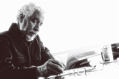 Envío gratis desde $ 299. Tiempos feroces, el más reciente libro de Leonardo Padrón ...
