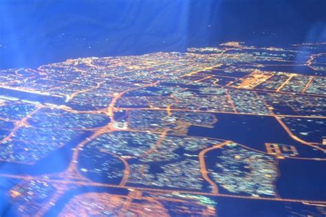 Cum Se Vede Ora Ul Dubai Din Avion Noaptea Prin Vacanta
