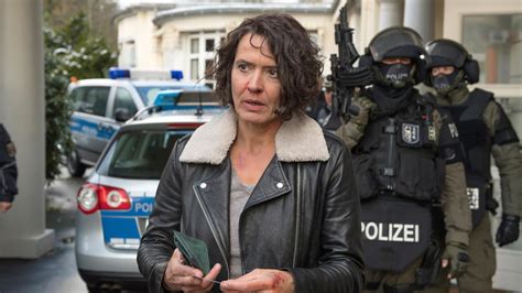 Hier finden sie eine übersicht über die kommenden tatorte im ersten, in den dritten programm und auf one. Tatort-Kritik: "Vom Himmel hoch": Ludwigshafen-Tatort ...
