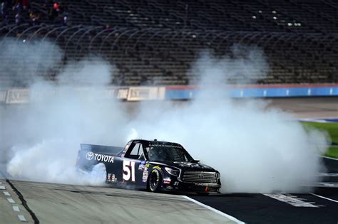 @jhnemechek is officially your race winner! NASCAR Truck Series: Greg Biffle wins 2019 SpeedyCash.com 400