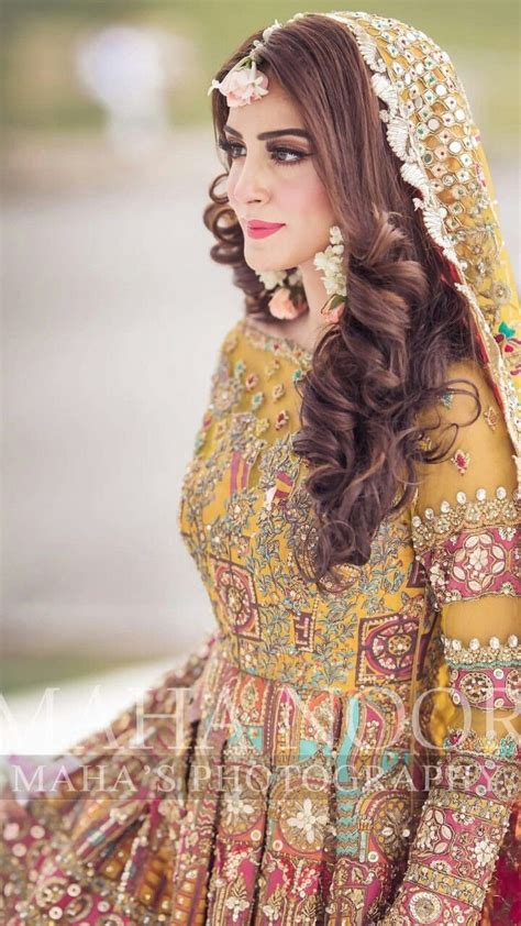Pin By Mahira Khan On Beautiful Brides Pakistani Bridal Dresses Bridal Dresses Pakistan