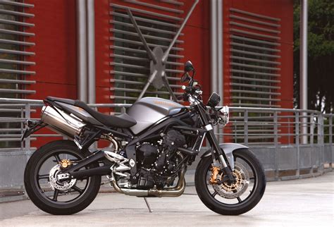 The current top spec version, the triumph street triple 765 rs has almost 25bhp more than the original and a version of its engine will be used in moto2 from 2019. TRIUMPH Street Triple R specs - 2008, 2009 - autoevolution