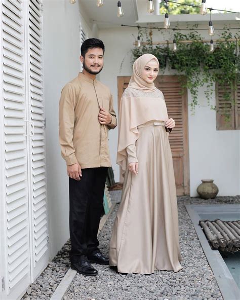 Jangan sampai warna yang dipilih tidak cocok untuk kulit anak maupun ibu, pastikan warna yang dipilih tepat untuk warna kulit keduanya. Baju Couple Kondangan Kekinian 2020 / Jual Produk Baju ...