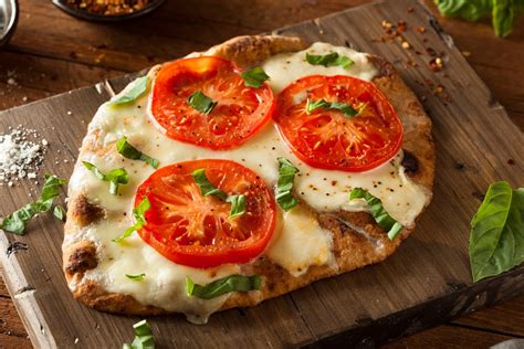 These cheeses are good on pizza you only really need two kinds of cheese to get a perfectly balanced mixture of meltiness, creaminess, saltiness, and tang. 5 Smart Consumer Trends For 2017 - Smart Restaurants