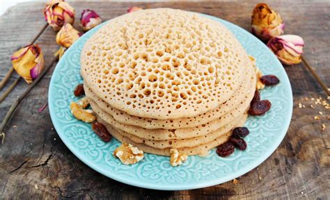 Si vous vous demandiez comment faire des crêpes, voici une recette de base et plusieurs recettes faciles. Comment faire des crêpes mille trous sans gluten? Recette ...