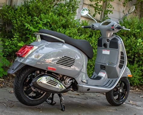 2022 Vespa Gts Supertech 300 Hpe Performance Price And Photos