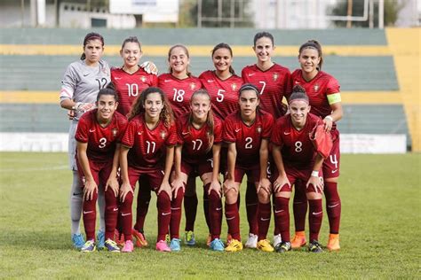 Percorra a galeria de imagens para ficar a conhecer as miúdas giras da seleção portuguesa de futebol feminino. TORRES NOVAS: Portugal estreia-se com derrota no ...