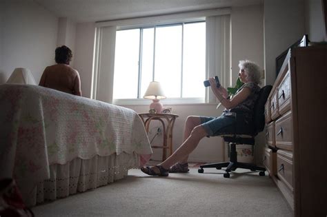 Photographer Takes Pictures Of Naked And Beautiful Older Women