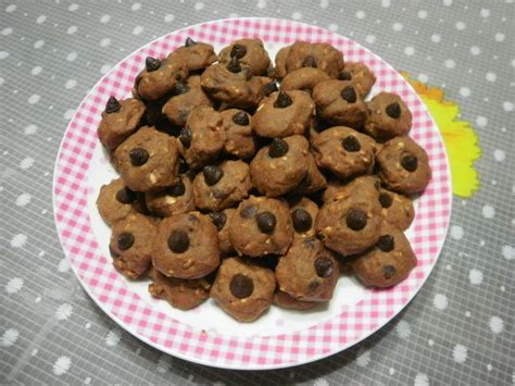 Biskut coklat badam… mesti sedap ni. Zara ♥ Baking: BISKUT CIP COKLAT BADAM