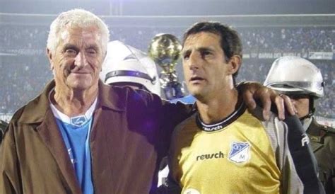 Он стал первым южноамериканским вратарём. Luto en Millonarios: Falleció Amadeo Carrizo