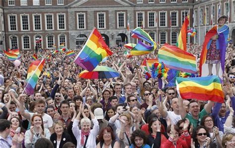 L Irlande Rentre Dans L Histoire En Devenant Le Premier Pays Au Monde A Voté Pour Le Mariage