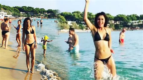 Video Nargis Fakhri Shows Off Her Bikini Body In Greece Youtube