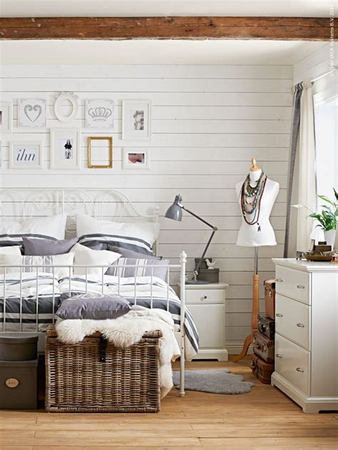 Some of them are simple, others more sophisticated, some of them calm in terms of color and others are very bright. ikea_bjornloka_jul_inspiration_1 | Bedroom | Pinterest ...