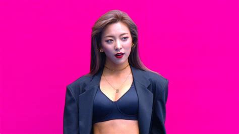 매일 수천 개의 고품질 사진이 새로 추가됩니다. 4K직캠 '서울패션위크' 에프엑스(f(x)) 루나(Luna), 오늘의 ...