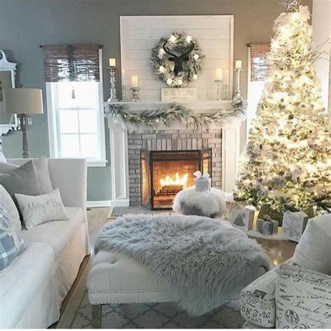Pin By Marlene Lamprecht On Christmas Cozy Christmas Living Room