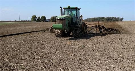 The wheatlands plantation picture who lived there? Surface application of manure to newly planted wheat fields | Morning Ag Clips