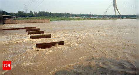Delhi Flood Yamuna River Breaches Danger Mark Flood Alert Issued