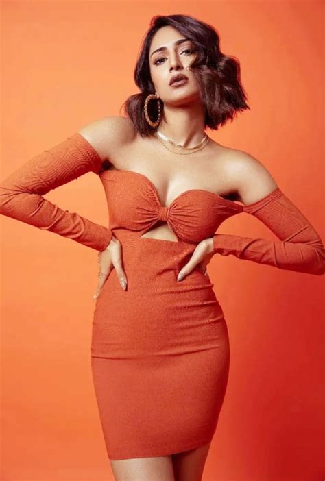 Erica Fernandes Exudes Panache In Hot Orange Bodycon Dress See Viral