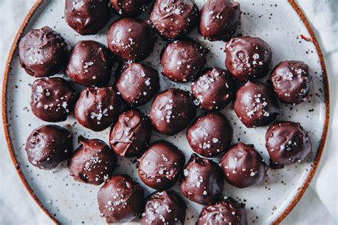 This Rawsome Vegan Life Salted Chocolate Hazelnut Truffles