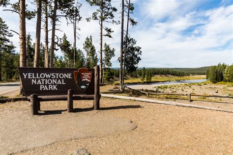 A Complete Guide To The 5 Yellowstone Entrances Discovering Montana