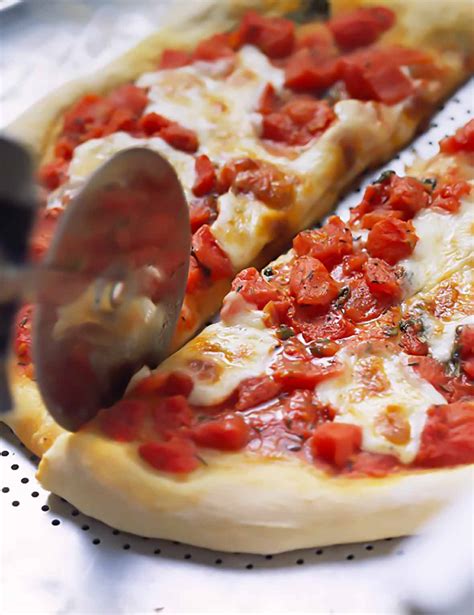 Tomato Fresh Mozzarella Pizza Recipe Leites Culinaria