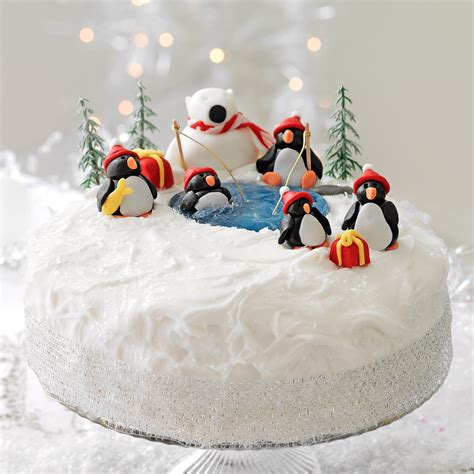 Use various flowers, like physalis, to create a modern design on your bundt cake. Christmas cake decoration: penguins and a polar bear ...