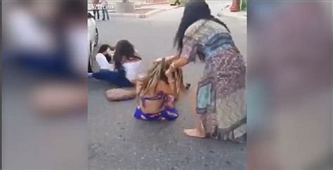 Serious Drama As Four Women Engage In Brutal Fight On The Street In Broad Daylight Photos Video