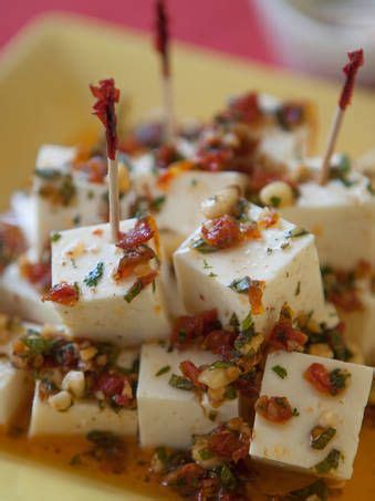 Hay platos fríos y calientes, todos sencillos y vistosos para triunfar en tus reuniones. Queso panela marinado | Receta | Alimentos, Comida y ...