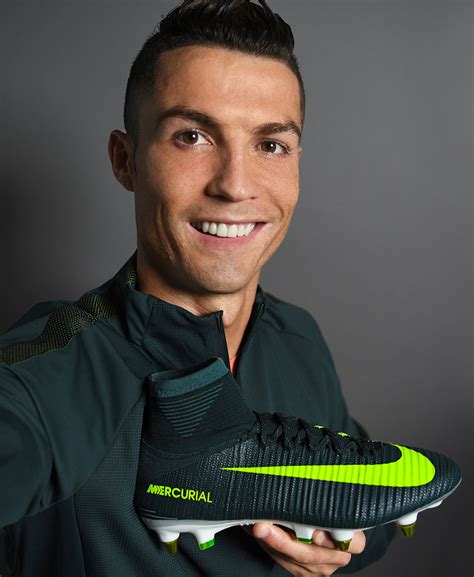 Nike Und Ronaldo Zeigen Neue Mercurials Real Total