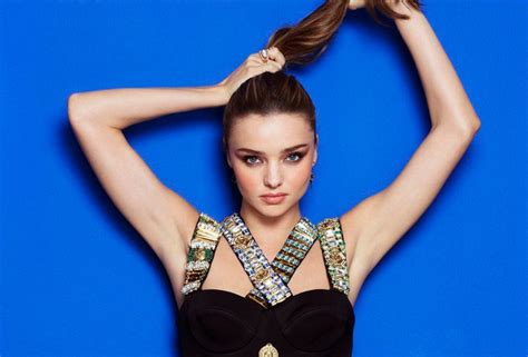 Miranda Kerr Pose Sexy In Copertina Video