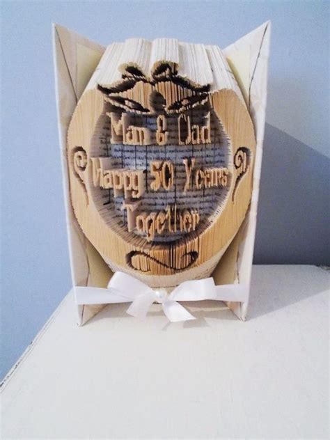 Make their 50th anniversary shine with a golden wedding anniversary gift they can't help but smile at. Golden wedding anniversary gift for parents / Parents 50th ...