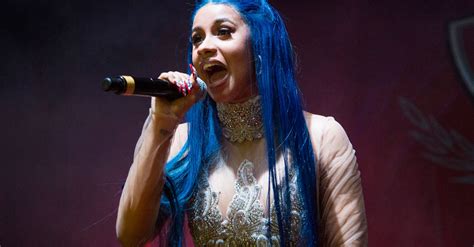 Cardi B Wants Lgbtq People To Educate Her On Homophobia So Lets Do