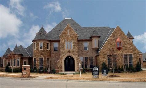 19 Gorgeous Houses That Look Like Castles Castle House Modern