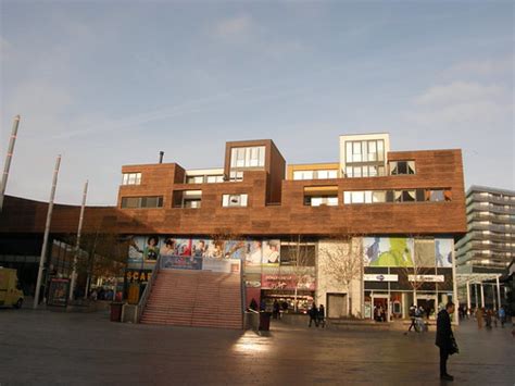 Het centrum is verkozen tot beste binnenstad van nederland. Almere Stad City Mall condo | OLYMPUS DIGITAL CAMERA | Flickr