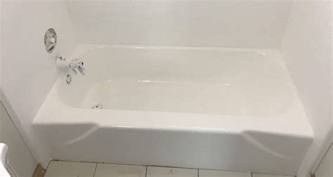 How To Refinish Your Bathtub The Diy Way Crs Flooring