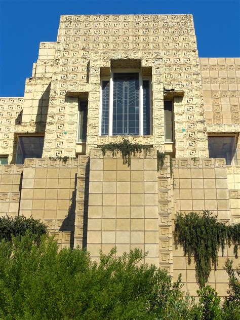 Ennis House The Ennis House Is A Residential Home In The Los Feliz