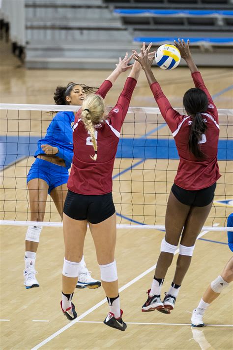 Ucla Womens Volleyball Defeats Cal In Three Set Victory Daily Bruin